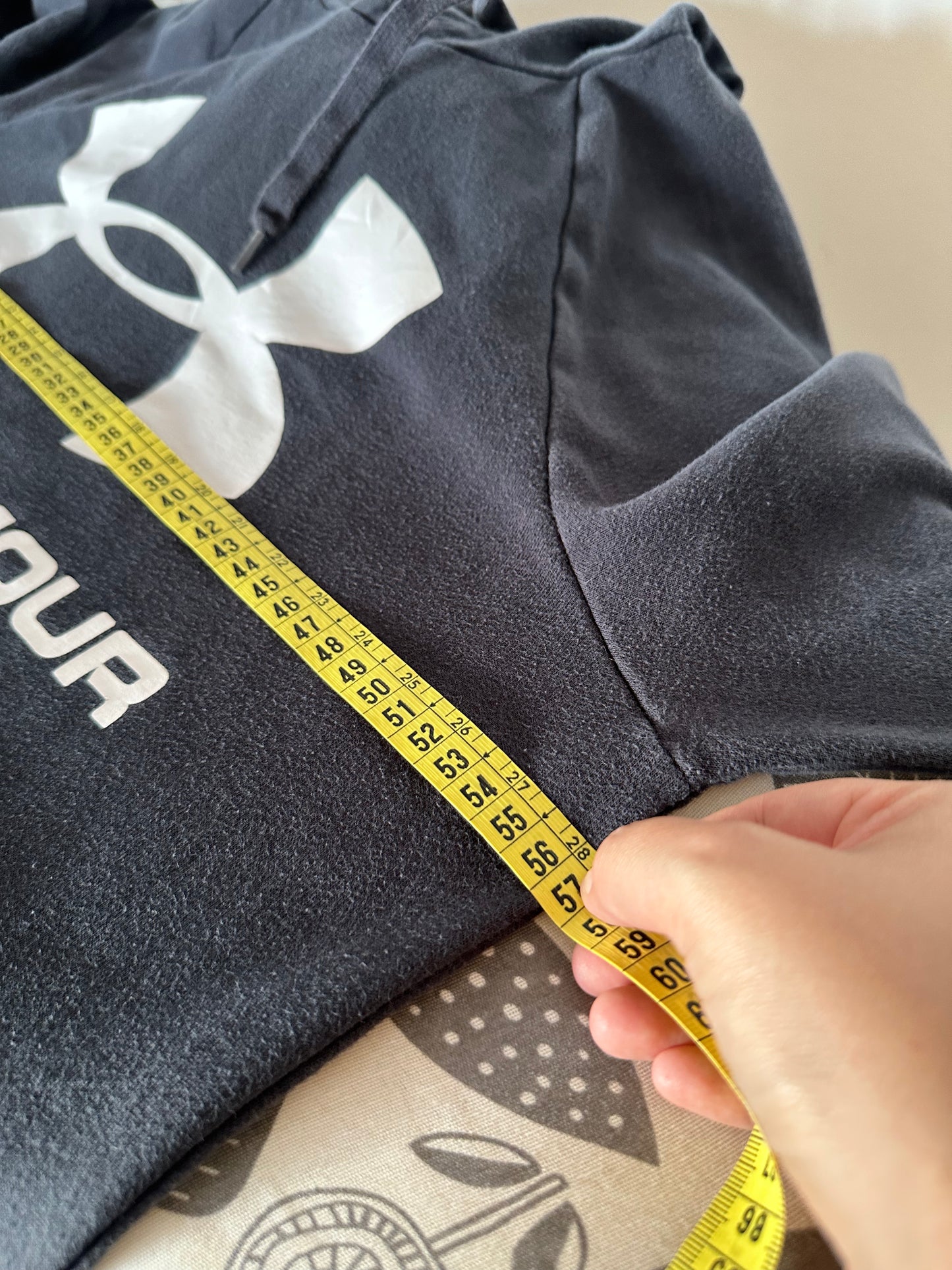 Felpa con Cappuccio Under Armour Uomo – Logo Grande – Nero – Taglia M